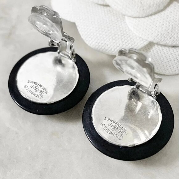 CHANEL CC Logos Rhinestone Black Round Clip-On Earrings Silver Tone 96P Auth - Picture 4 of 5